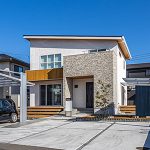 裸足で過ごせる無垢材の経年変化を楽しむ家