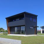 明るく開放的なリビングで家族団らんが深まる家