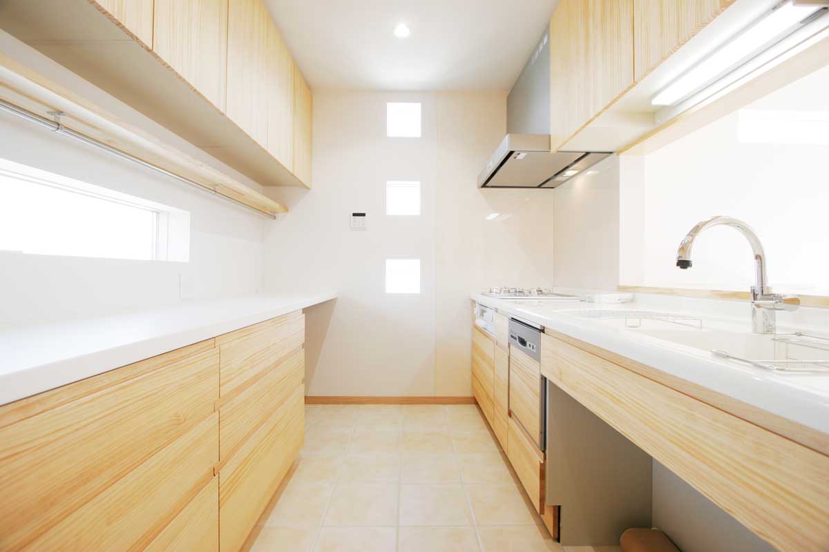 自然光が入る明るい室内設計の一級建築士の家