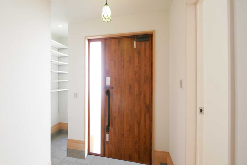 自然光が入る明るい室内設計の一級建築士の家