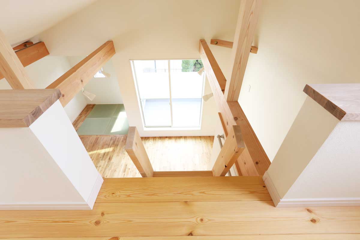 健無垢材を豊富に用いた北欧風デザイナーズ住宅