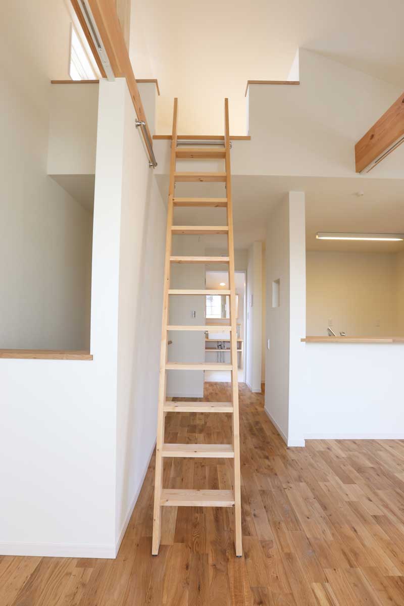 健無垢材を豊富に用いた北欧風デザイナーズ住宅