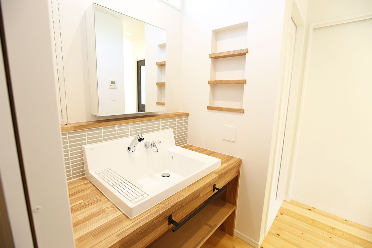 白漆喰が美しい開放的な空間が広がるデザイナーズ住宅