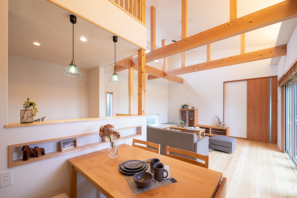 中庭で四季を愉しむコの字型の上質な平屋住宅