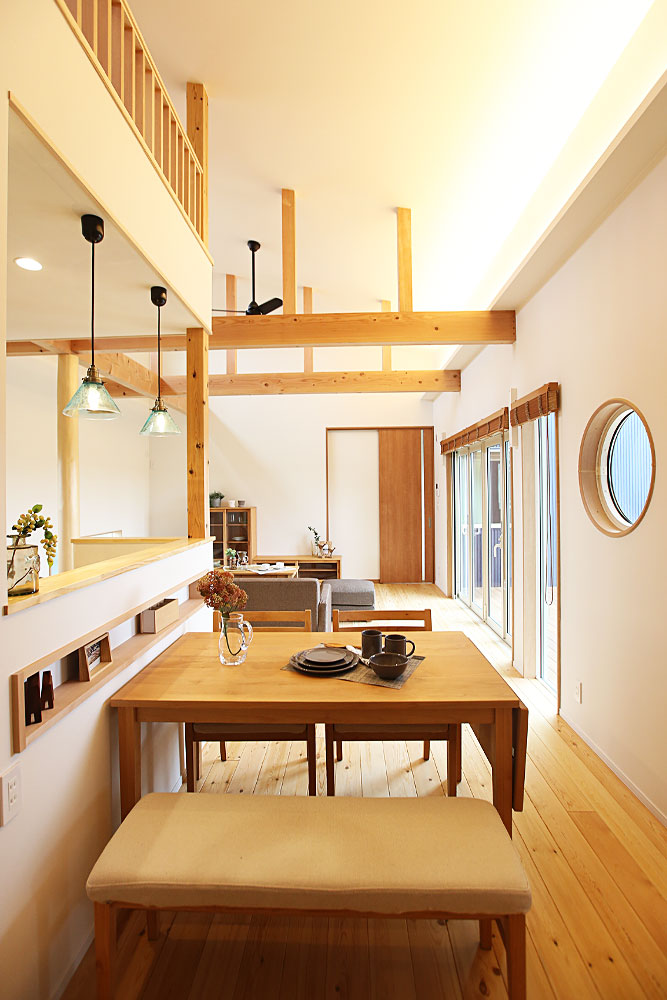 中庭で四季を愉しむコの字型の上質な平屋住宅