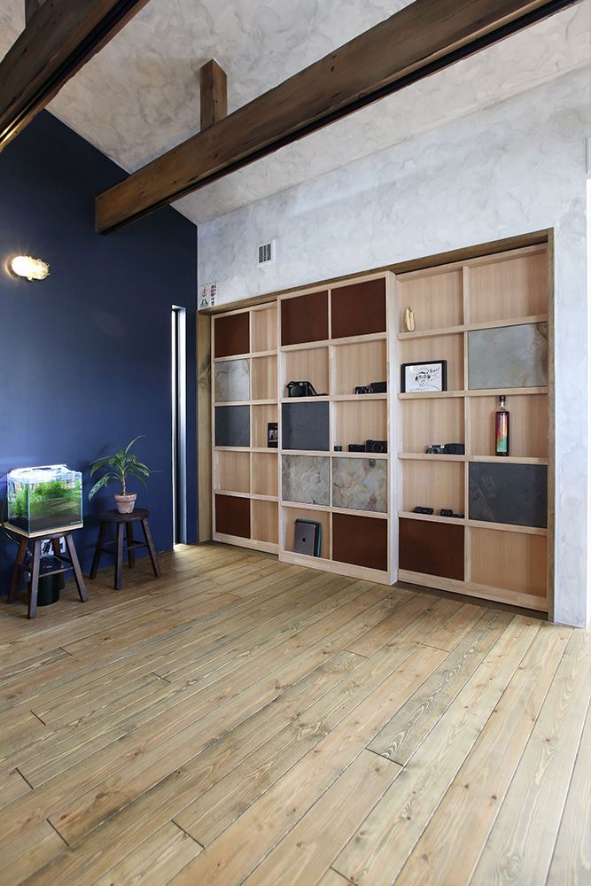 暮らし快適アイデア満載のスタイリッシュモダンの無垢の家