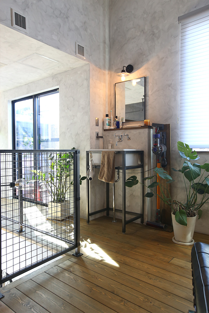 暮らし快適アイデア満載のスタイリッシュモダンの無垢の家