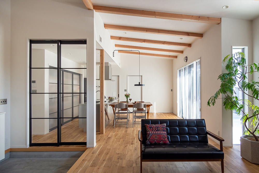 住宅街でも「コンパクトに豊かに暮らす」を叶える平屋の家