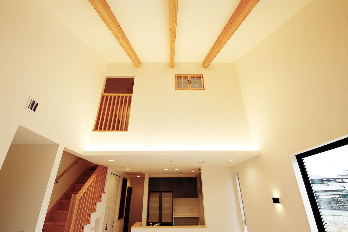 トンガリさんかくのナチュラルモダンの無垢の家