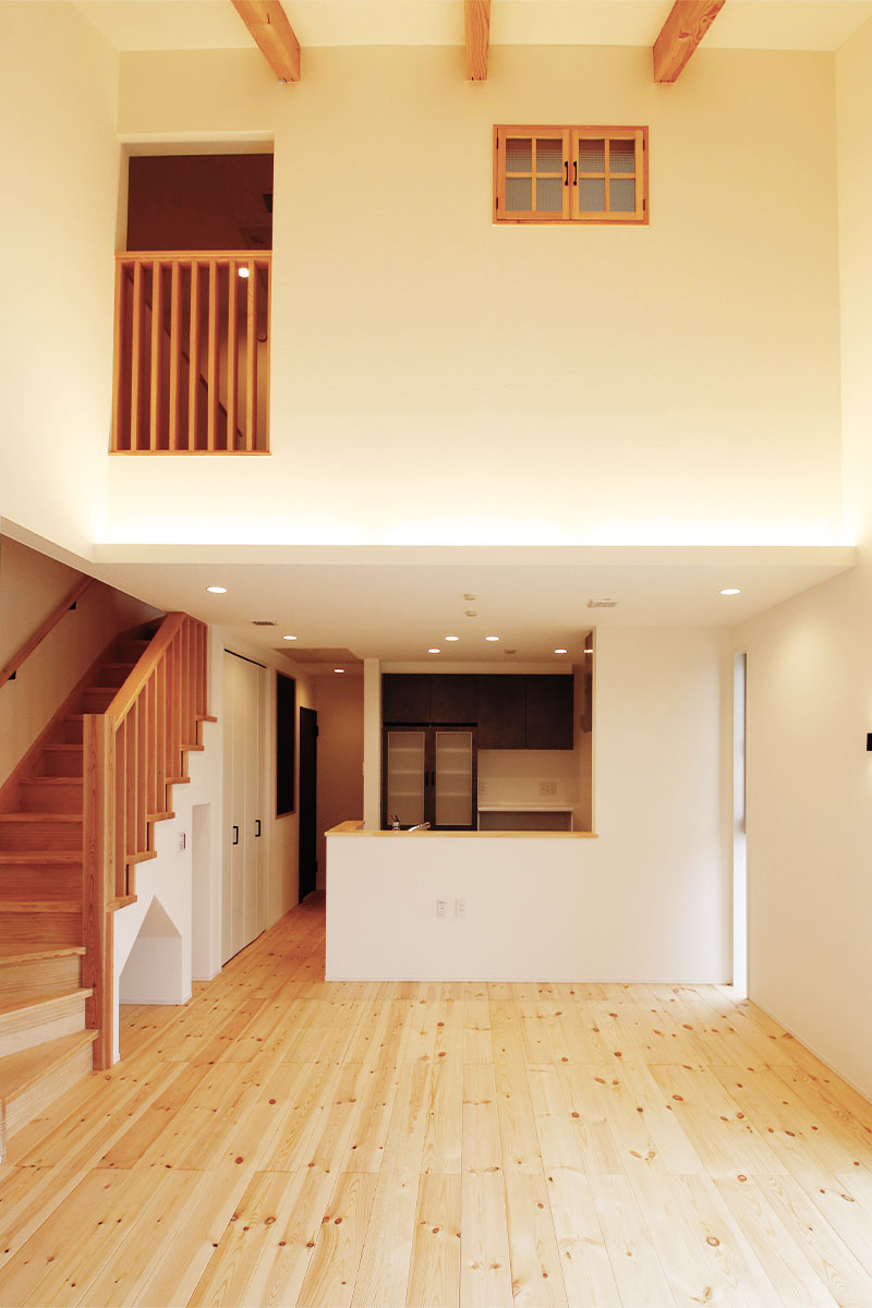 トンガリさんかくのナチュラルモダンの無垢の家