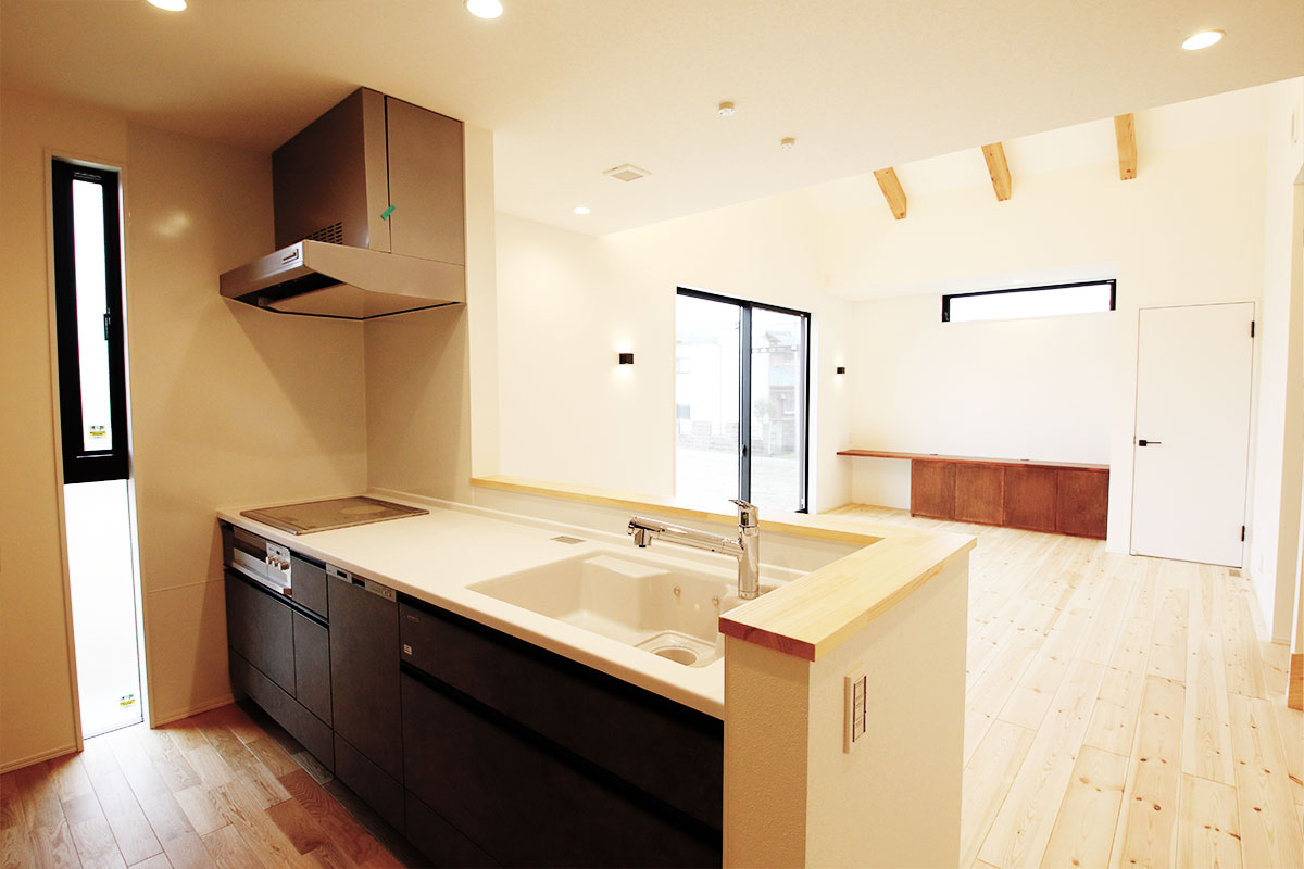 トンガリさんかくのナチュラルモダンの無垢の家