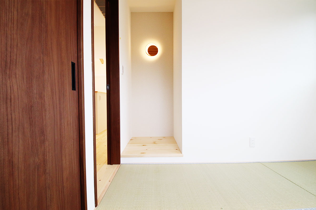 トンガリさんかくのナチュラルモダンの無垢の家