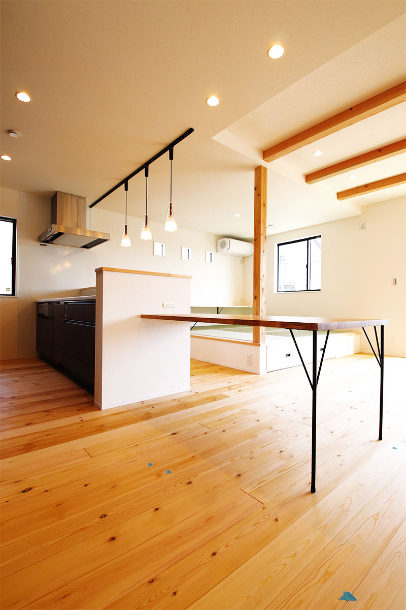 家族団欒を叶える高気密高断熱の無垢の家