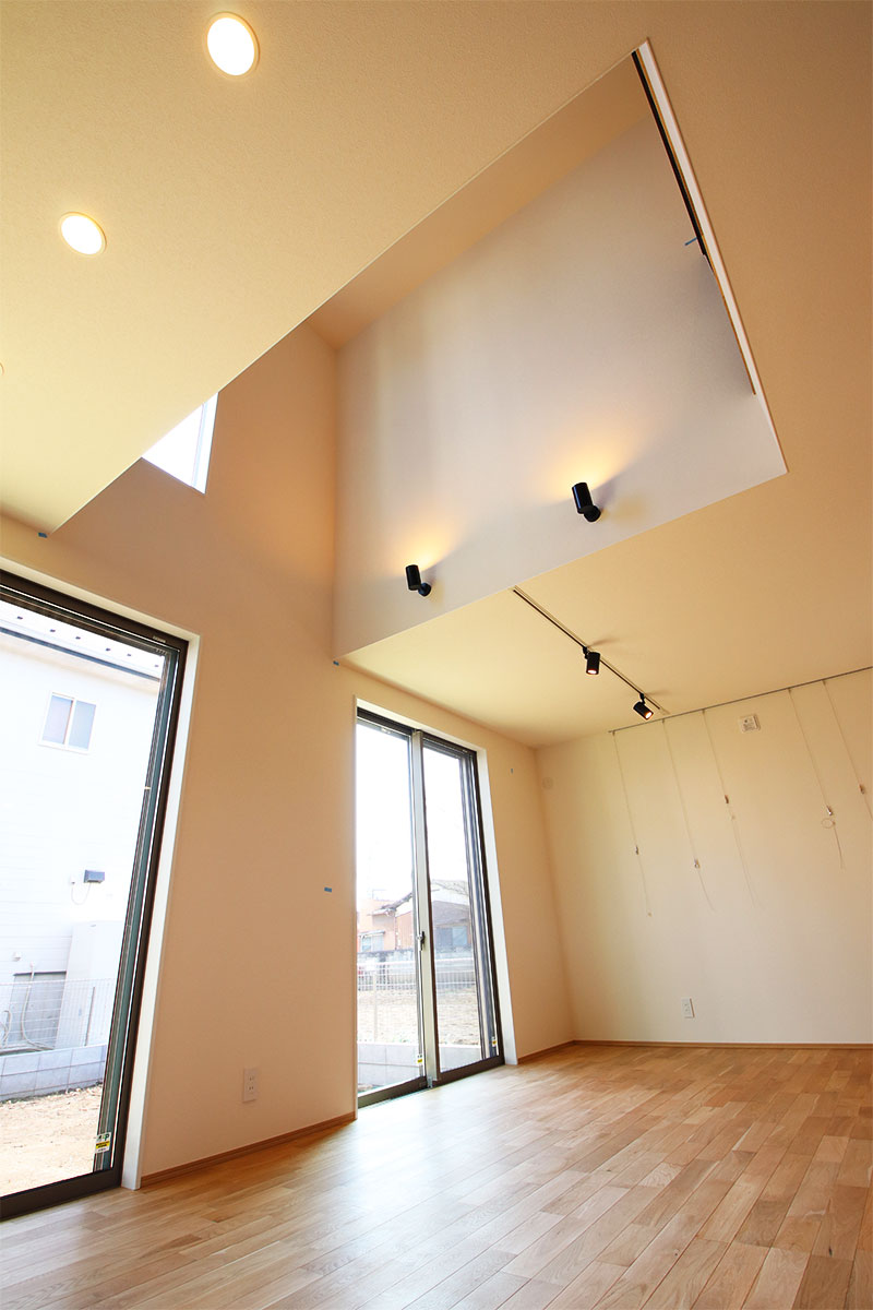 ウッドデッキと収納上手な暮らしの無垢の家