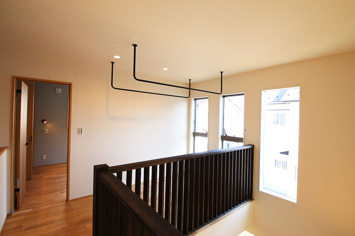 ウッドデッキと収納上手な暮らしの無垢の家