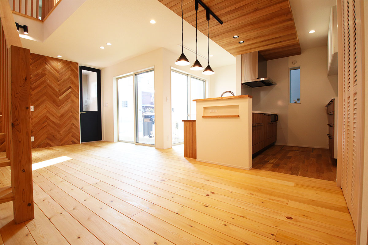 子育て夫婦が快適なライフスタイルを送れるナチュラルモダンハウス