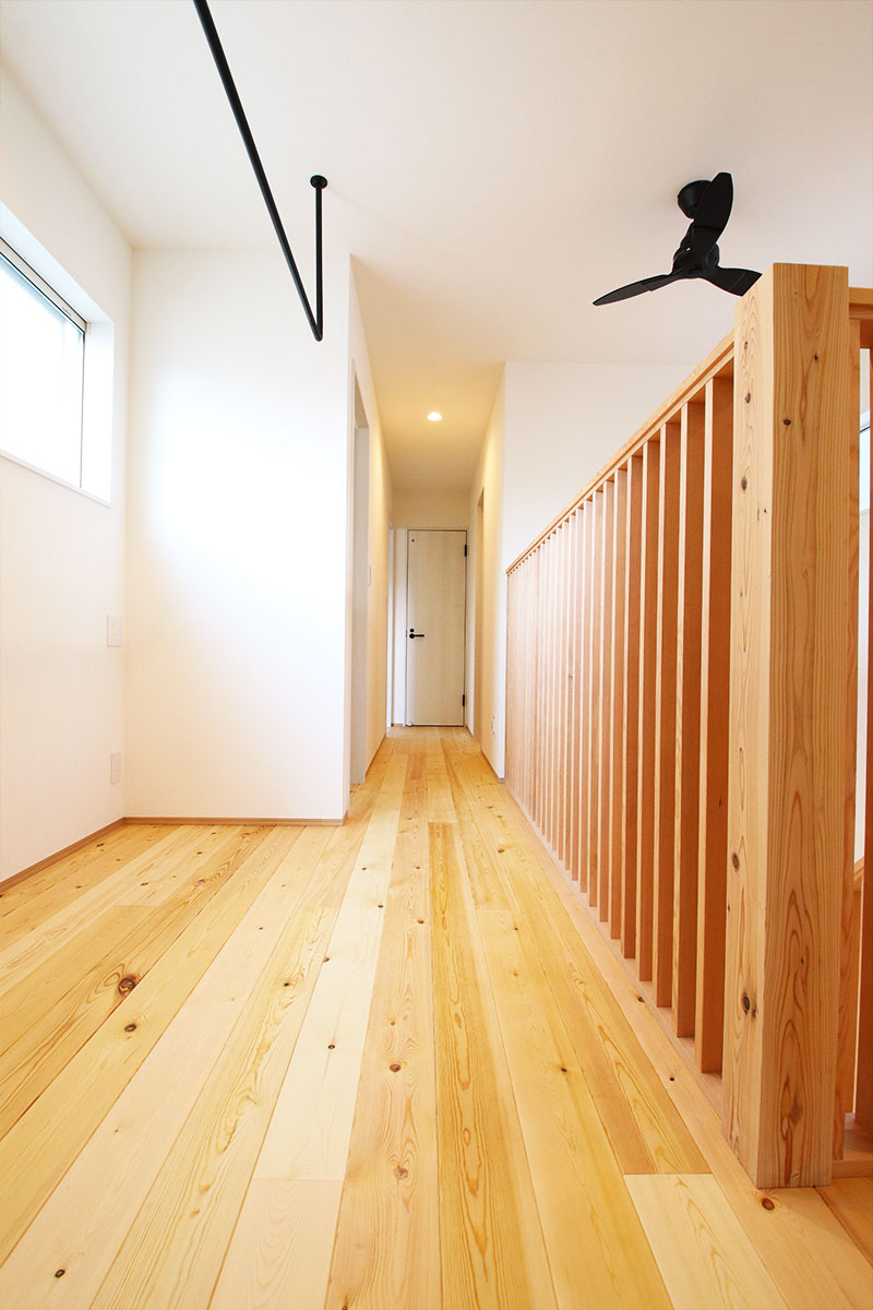 子育て夫婦が快適なライフスタイルを送れるナチュラルモダンハウス