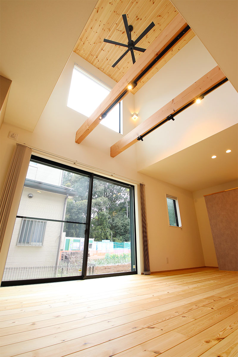 自然素材を使ったアーバンリゾートな家