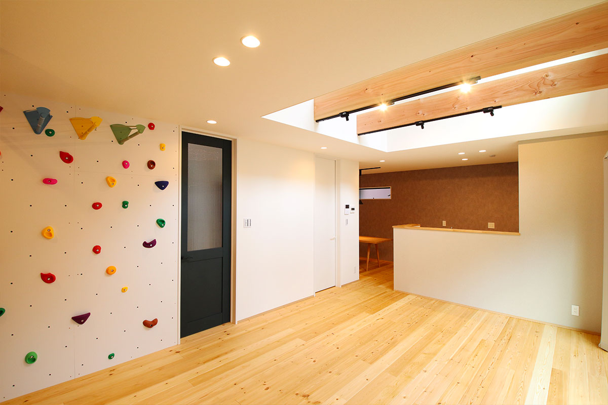 自然素材を使ったアーバンリゾートな家