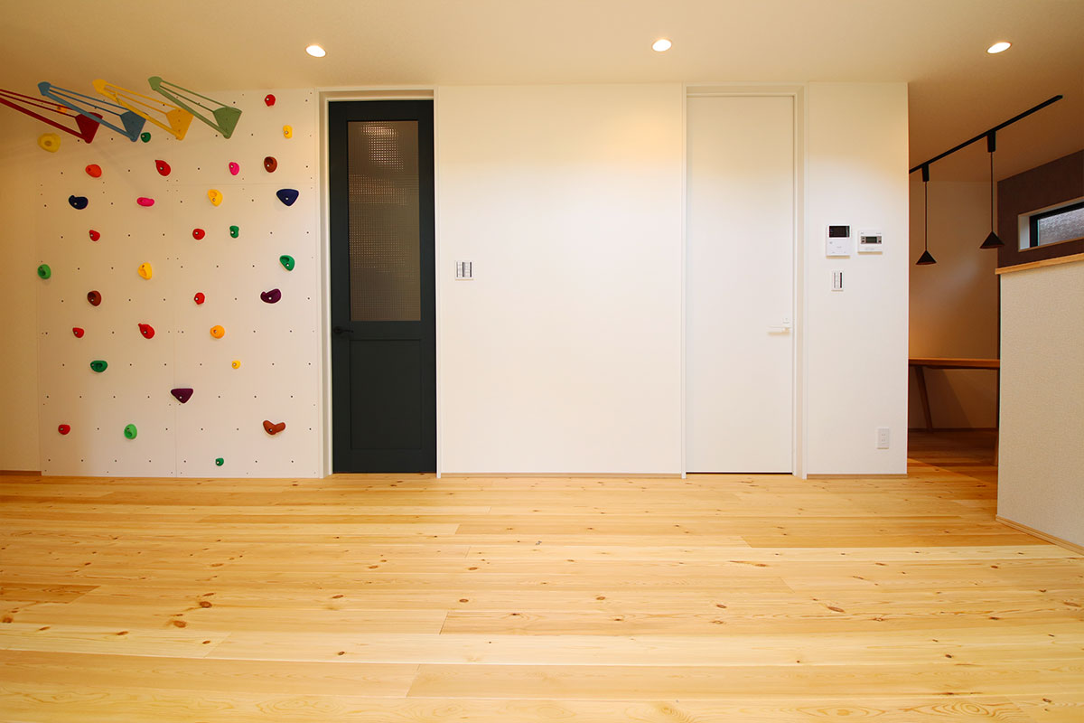 自然素材を使ったアーバンリゾートな家