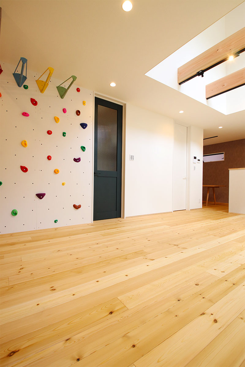 自然素材を使ったアーバンリゾートな家