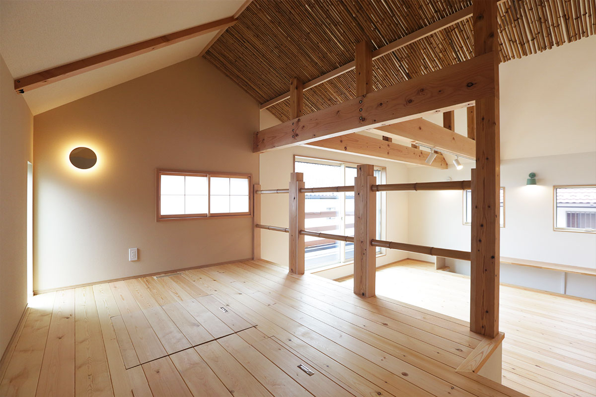 オリエンタルなリゾートスタイルの無垢の家