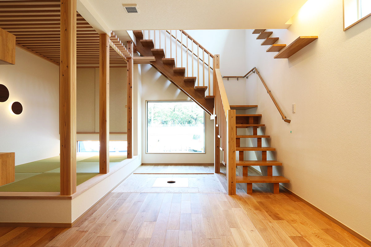 猫と暮らす木の温もりがあふれる無垢の家