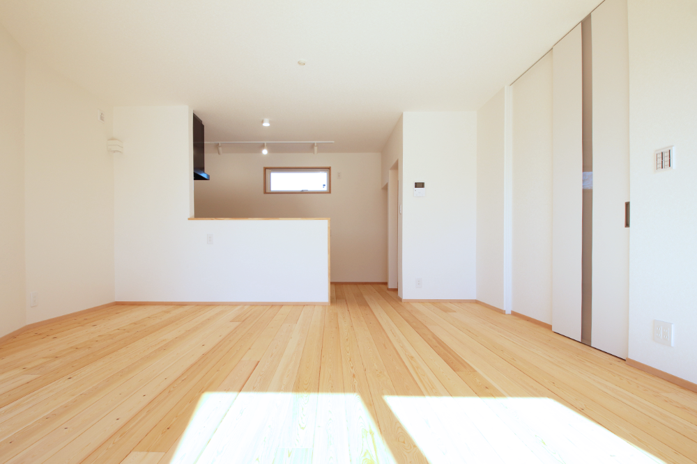 袖壁がおしゃれなシンプルモダンな無垢の家
