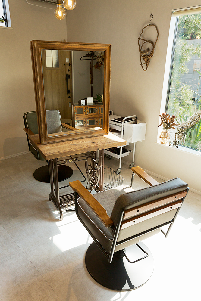 隠れ家のようなプライベートサロン