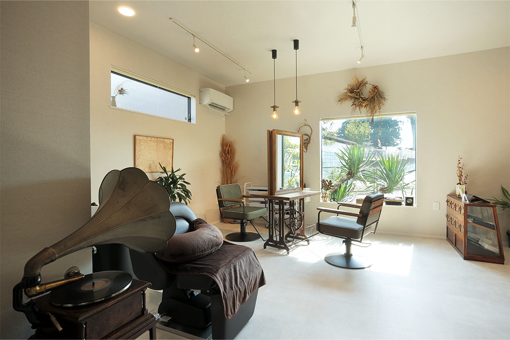 隠れ家のようなプライベートサロン