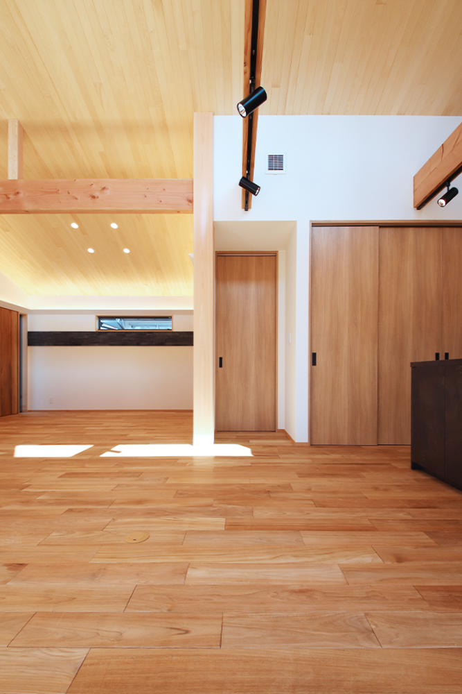 木の温かみあふれるスタイリッシュな平屋住宅