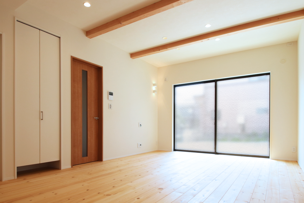 桜の見える暮らしやすさを考えた平屋の無垢の家