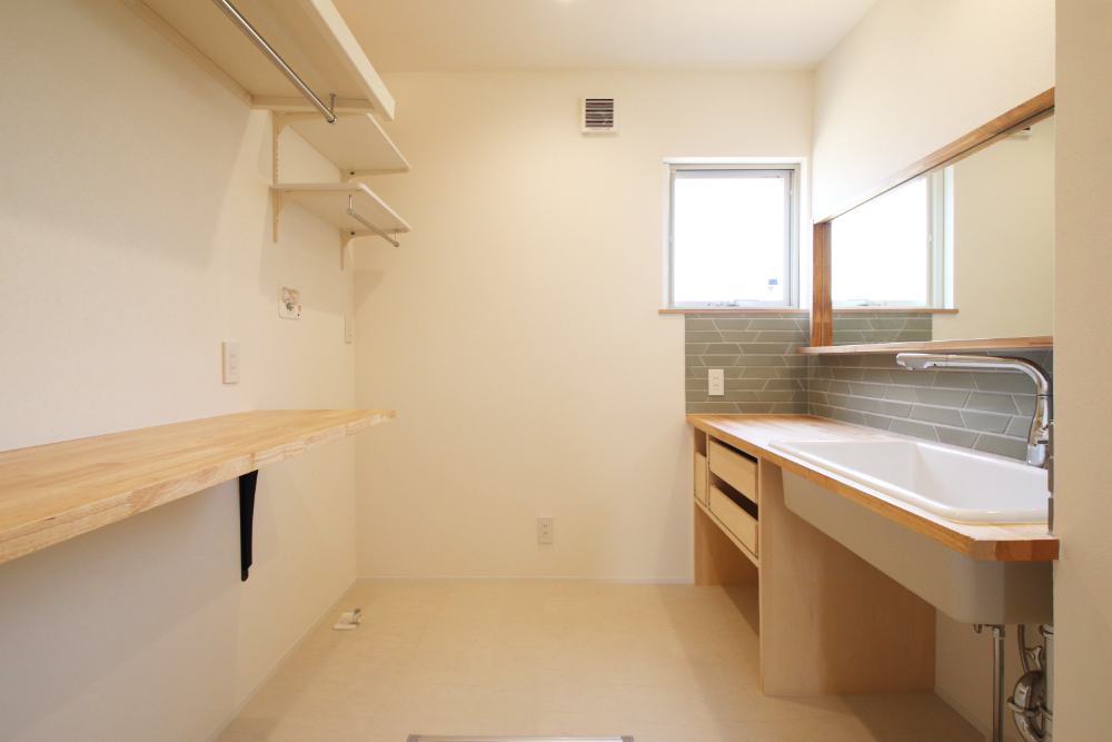 太陽光発電とオール電化で年中快適な北欧スタイルの平屋住宅