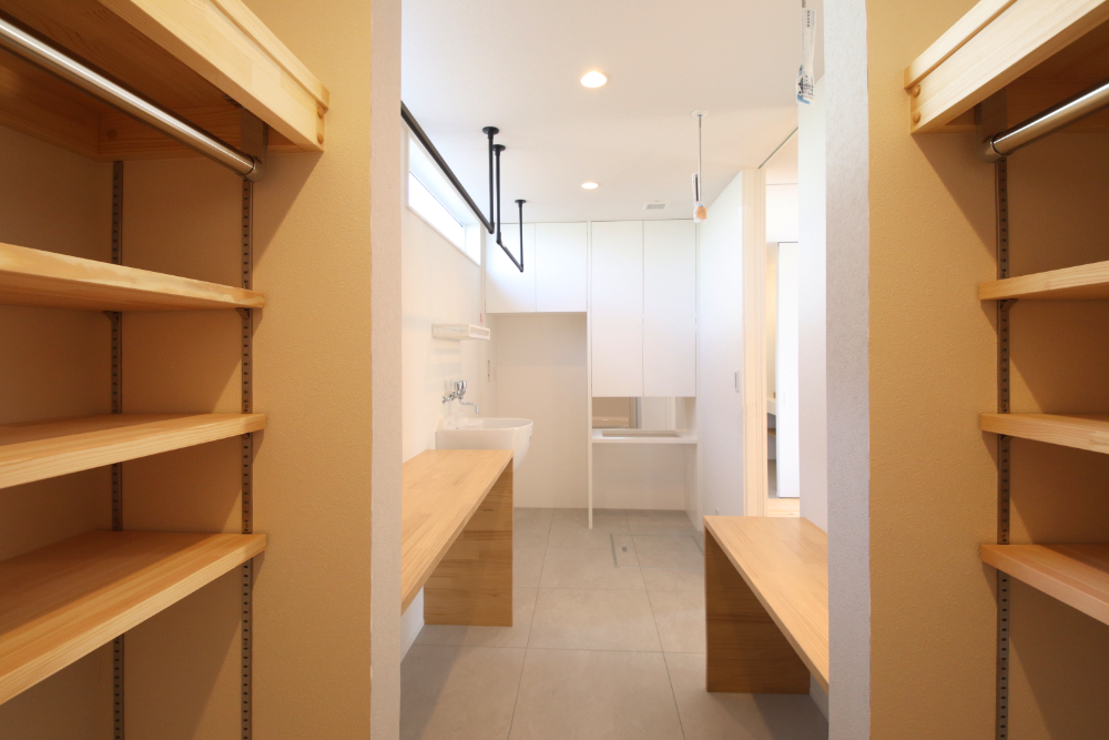 太陽光発電と全館空調で快適！吹き抜けが開放的なデザイナーズ注文住宅