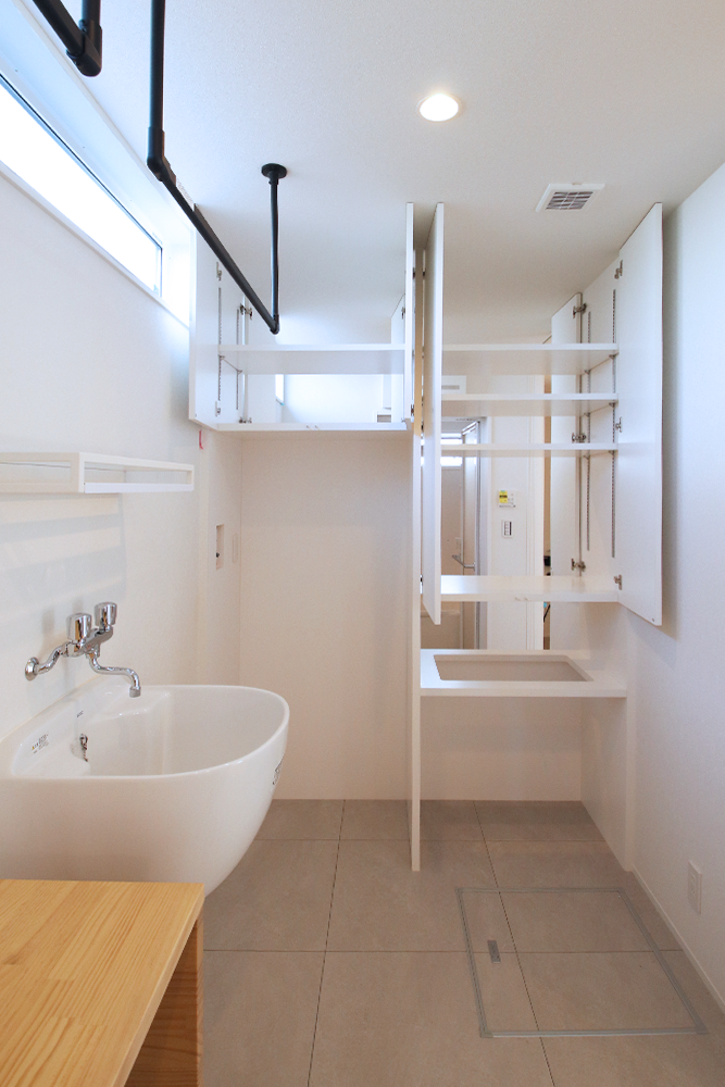 太陽光発電と全館空調で快適！吹き抜けが開放的なデザイナーズ注文住宅