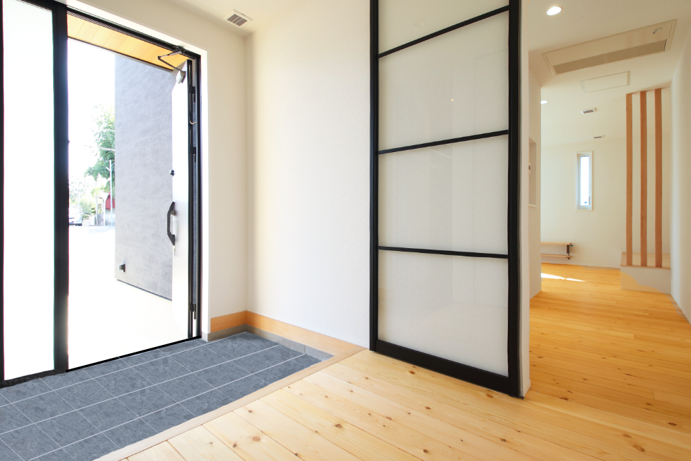 太陽光発電と全館空調で快適！吹き抜けが開放的なデザイナーズ注文住宅