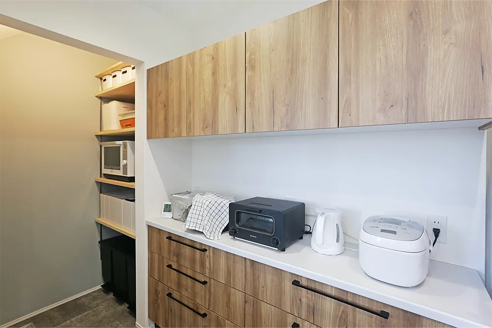 吹き抜けで開放感抜群!空を愛でるインダストリアルな家