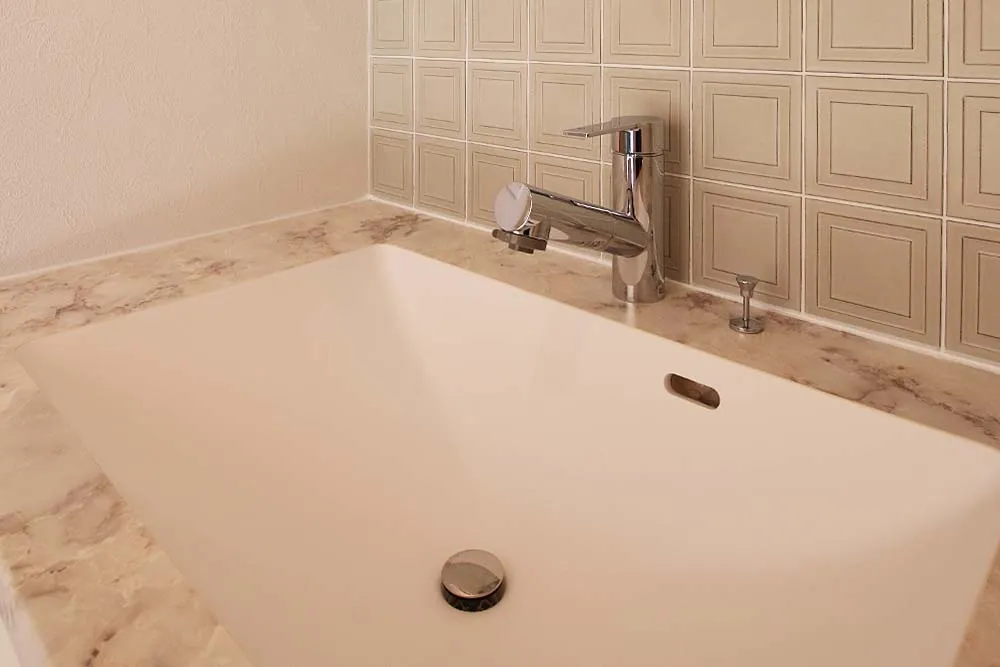 明るく開放的な階段と家事ラク動線を叶えた自然素材の家