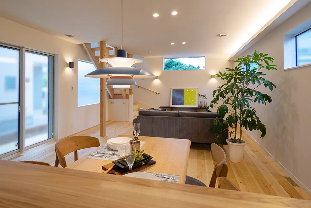 明るく開放的なLDKと帰宅動線が快適な家