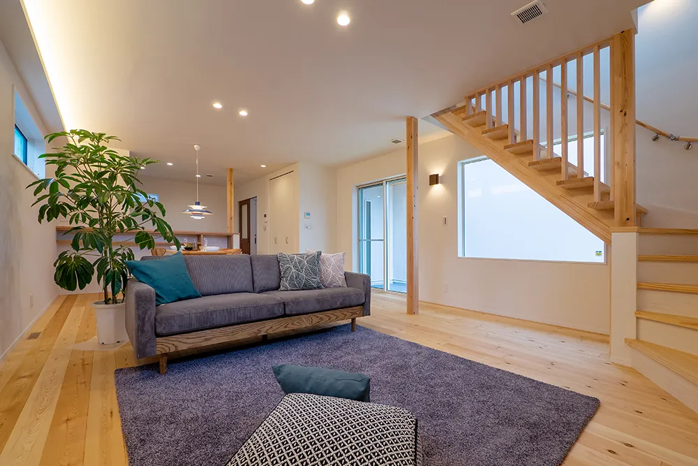 明るく開放的なLDKと帰宅動線が快適な家