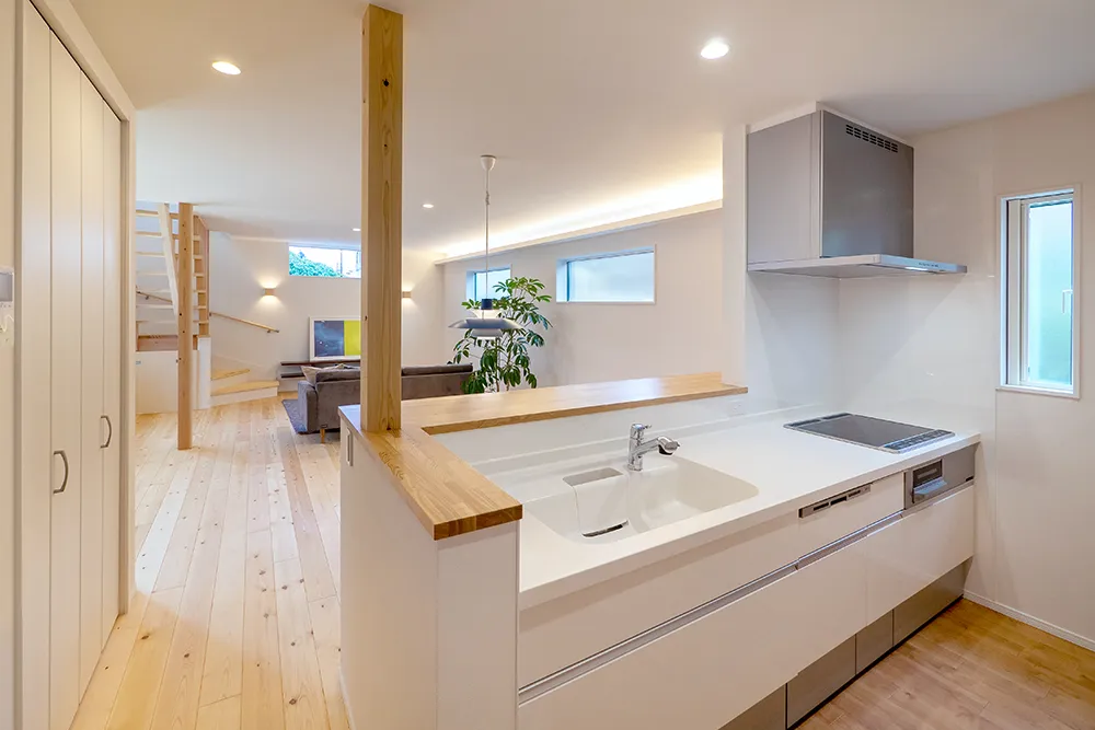 明るく開放的なLDKと帰宅動線が快適な家