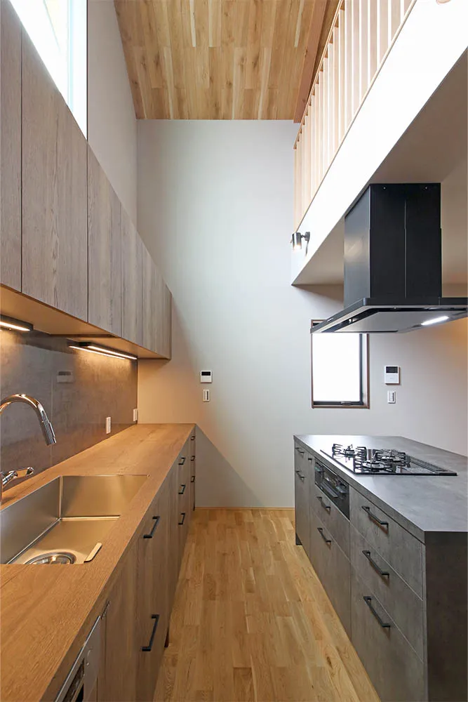 2つの吹き抜けでコミュニケーションはずむ2世帯住宅