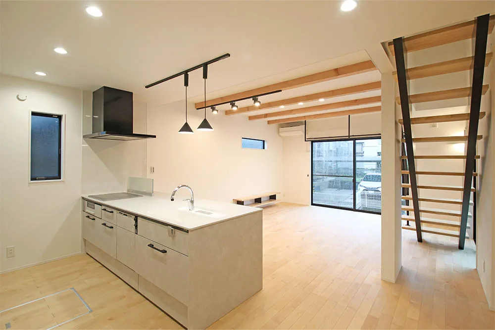 3世代の大人が快適に過ごせるL字型の家