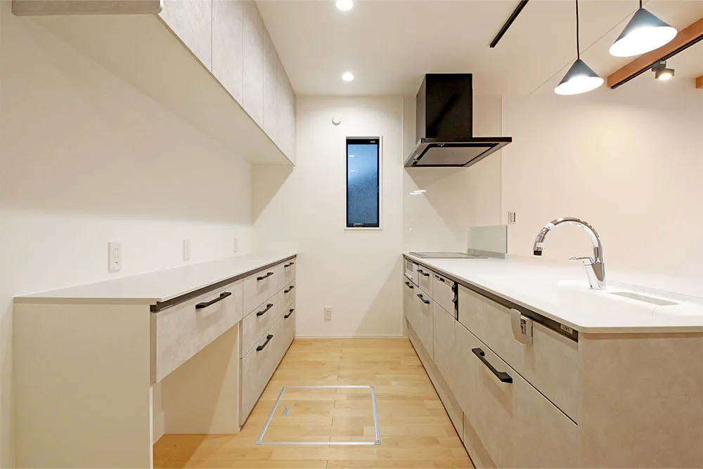 3世代の大人が快適に過ごせるL字型の家