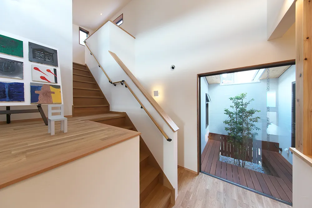 視線が抜ける開放感と四季の移ろいを愉しむ平屋住宅