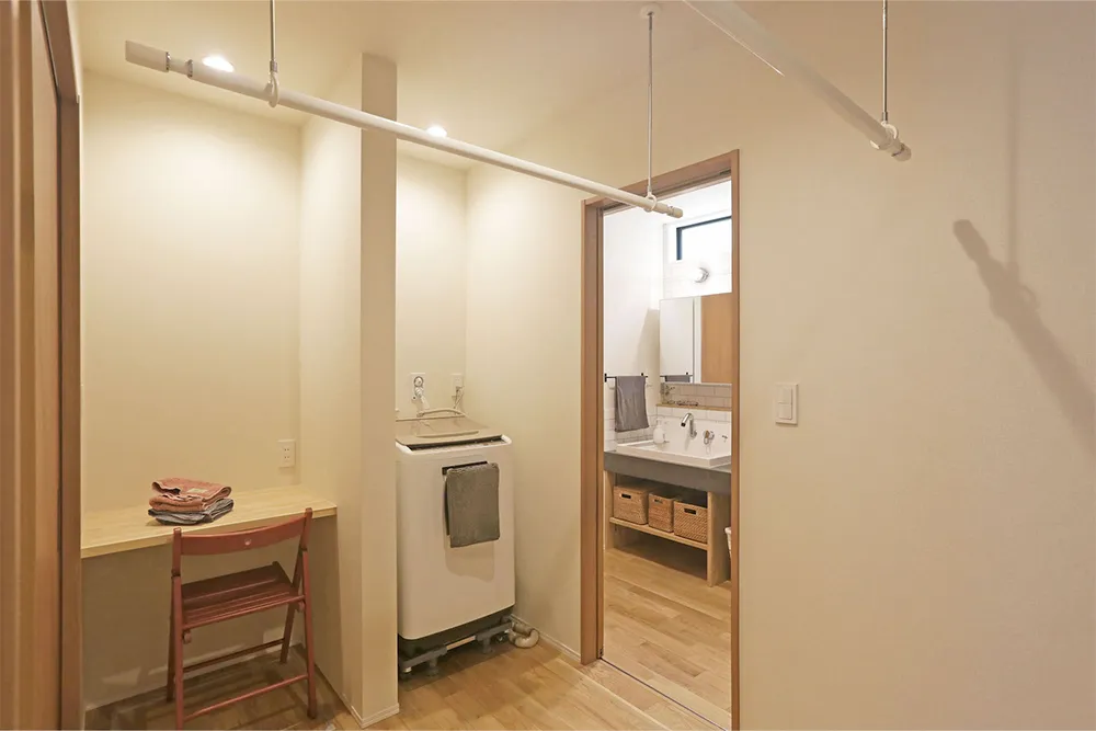 家事効率が高まるスタイリッシュな自然素材の家