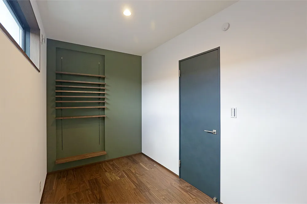 都心でミニマルに暮らす二階建ての家