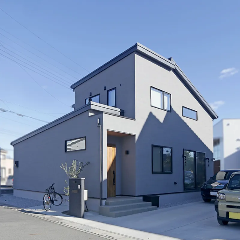 開放的な吹抜けリビングで猫と快適に暮らす家