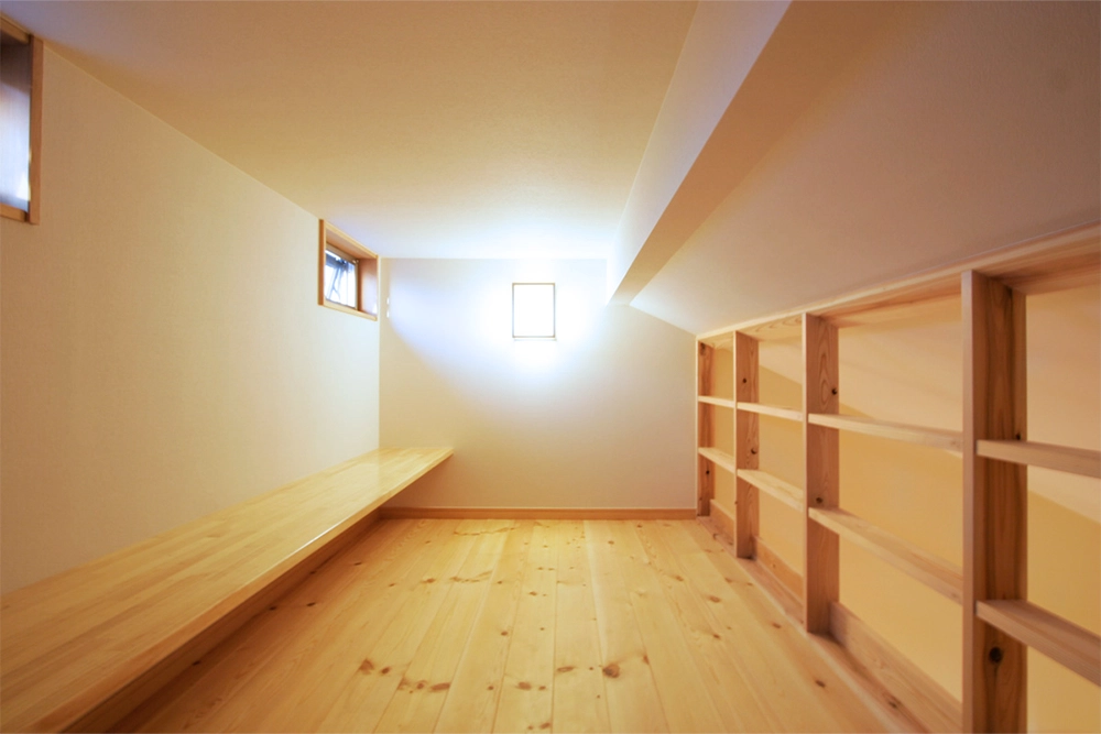 和風の丸窓や坪庭がある紀州桧の和風デザイン住宅