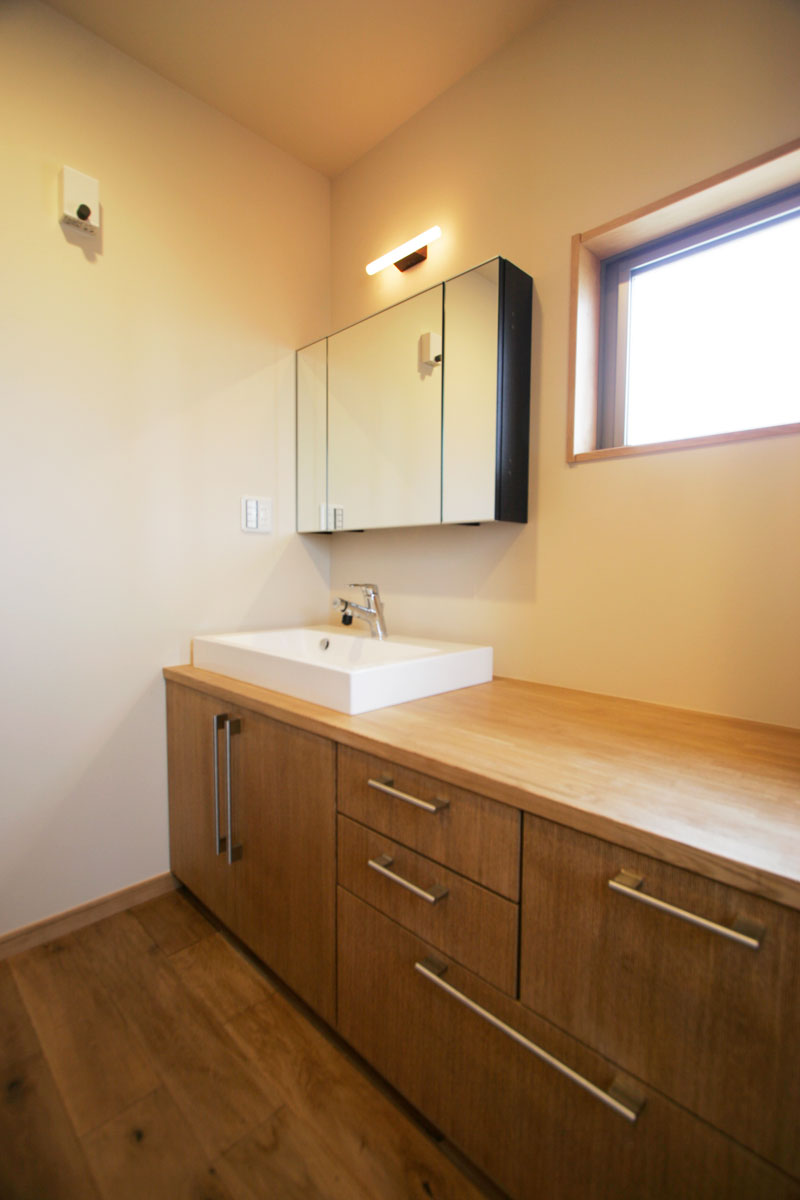 和の趣と無垢の素材感が凝縮した和モダンの家